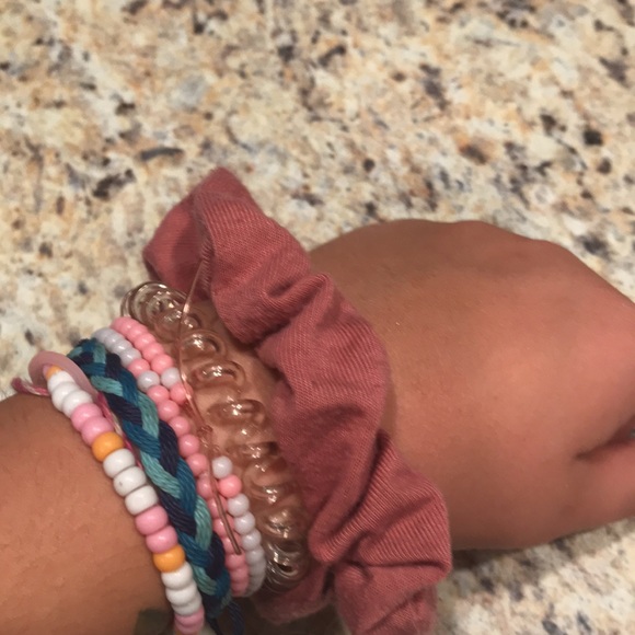 Scrunchie - Picture 6 of 11